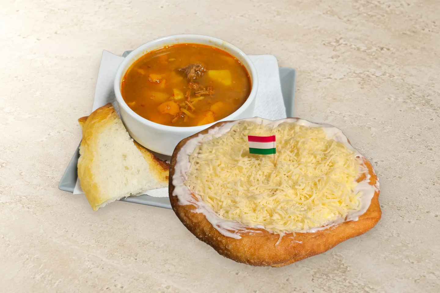 Gulyásleves és sajtos-tejfölös lángos