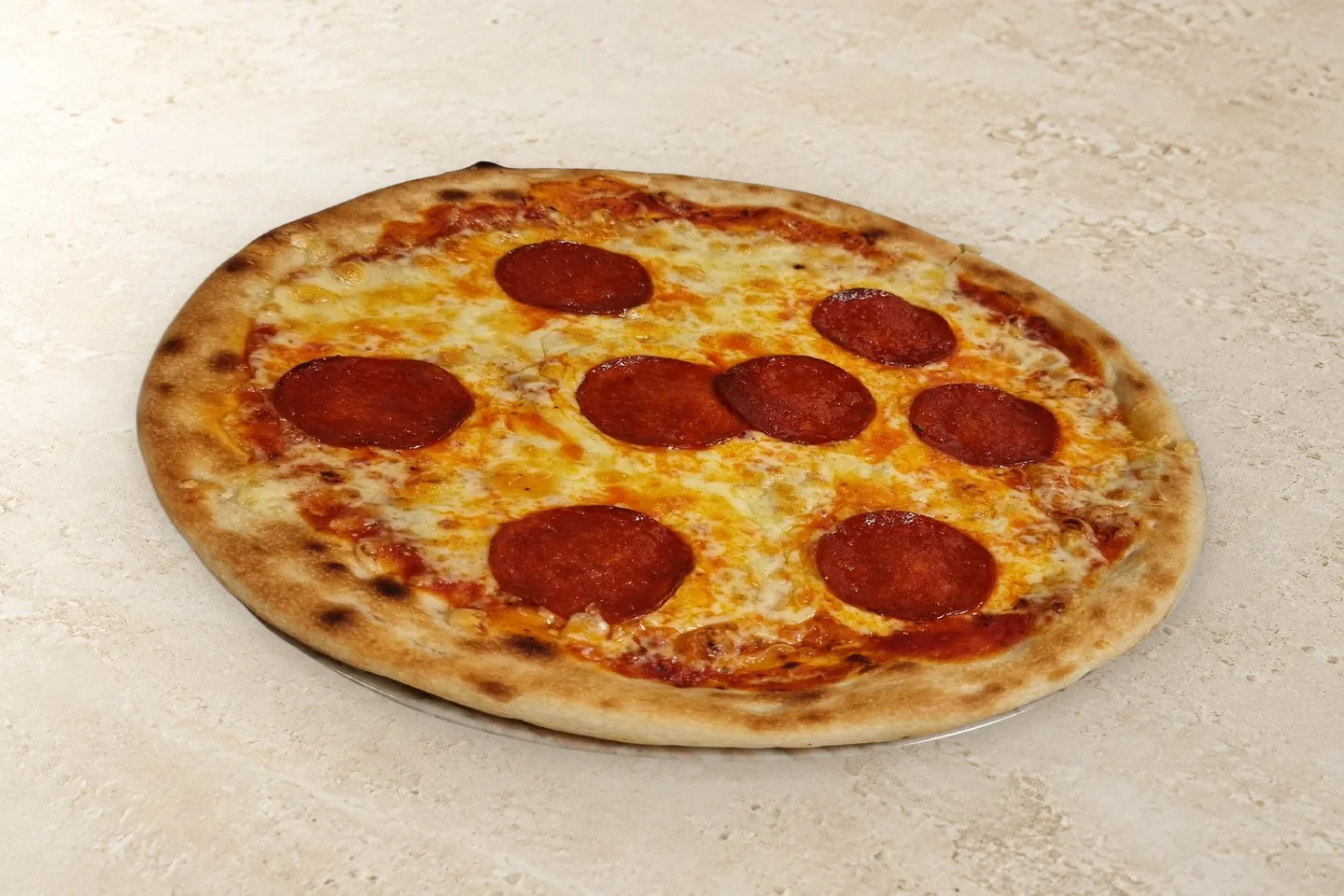 Szalámi pizza