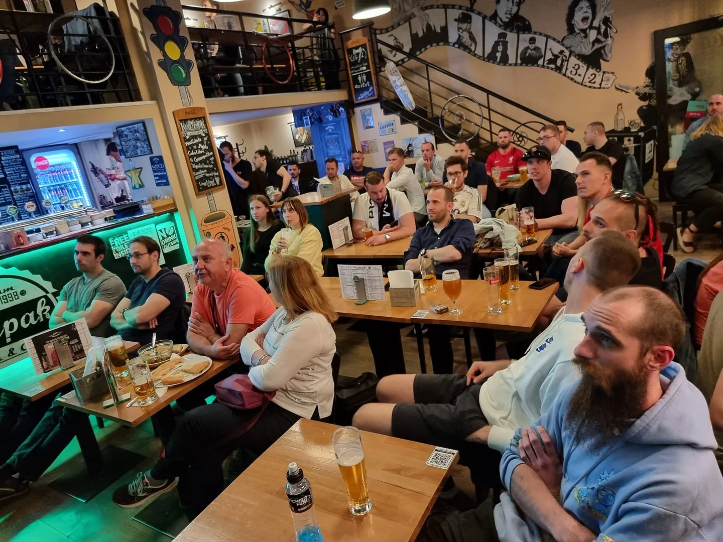 Koccintás a Barátokkal - Kupak Bar & Bistro