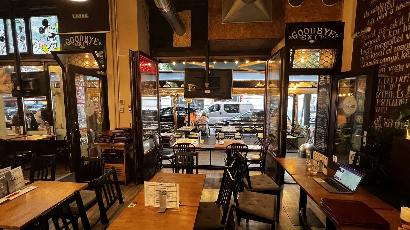 Elegáns Belső Építészet - Kupak Bar & Bistro