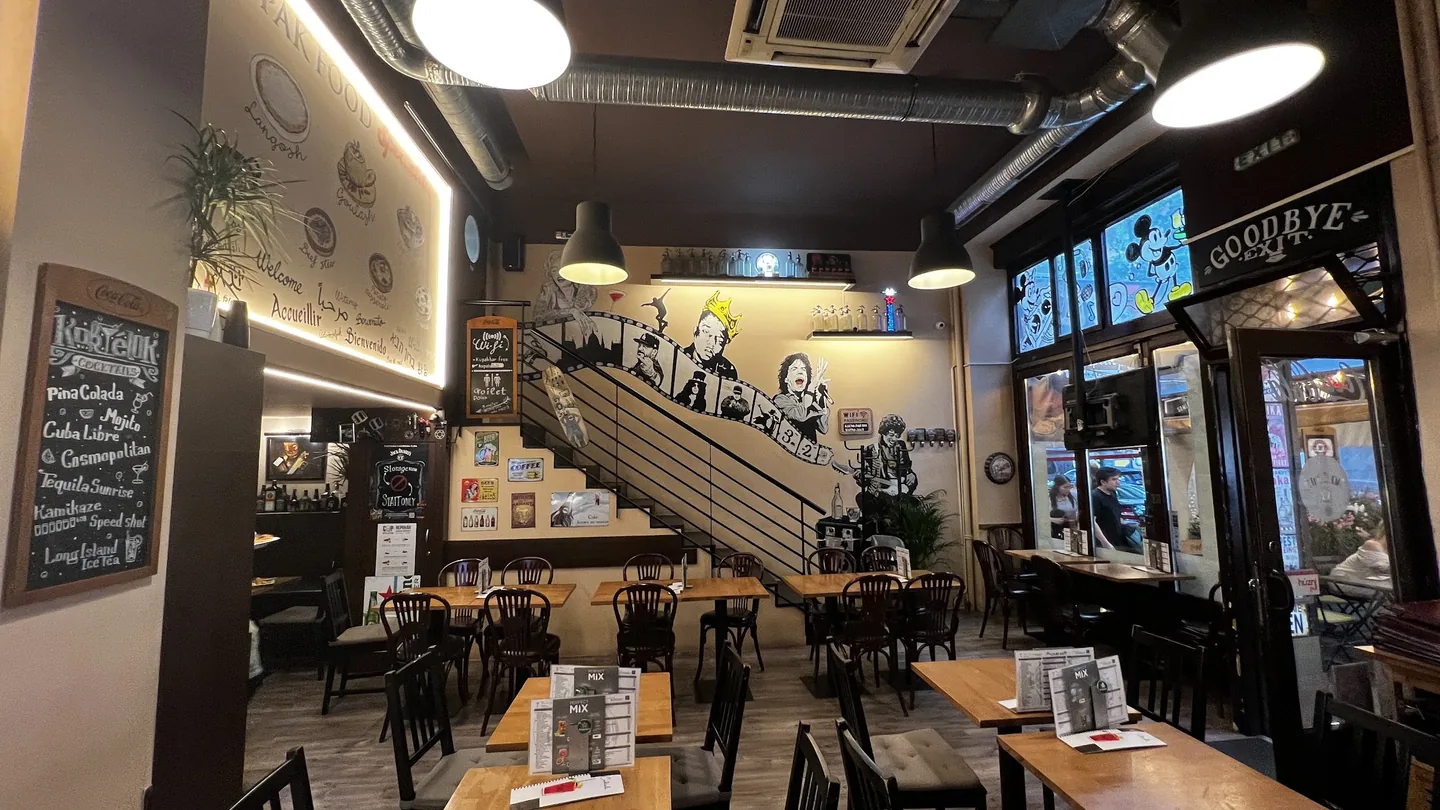 Hangulatos Bár Ülőhelyek - Kupak Bar & Bistro
